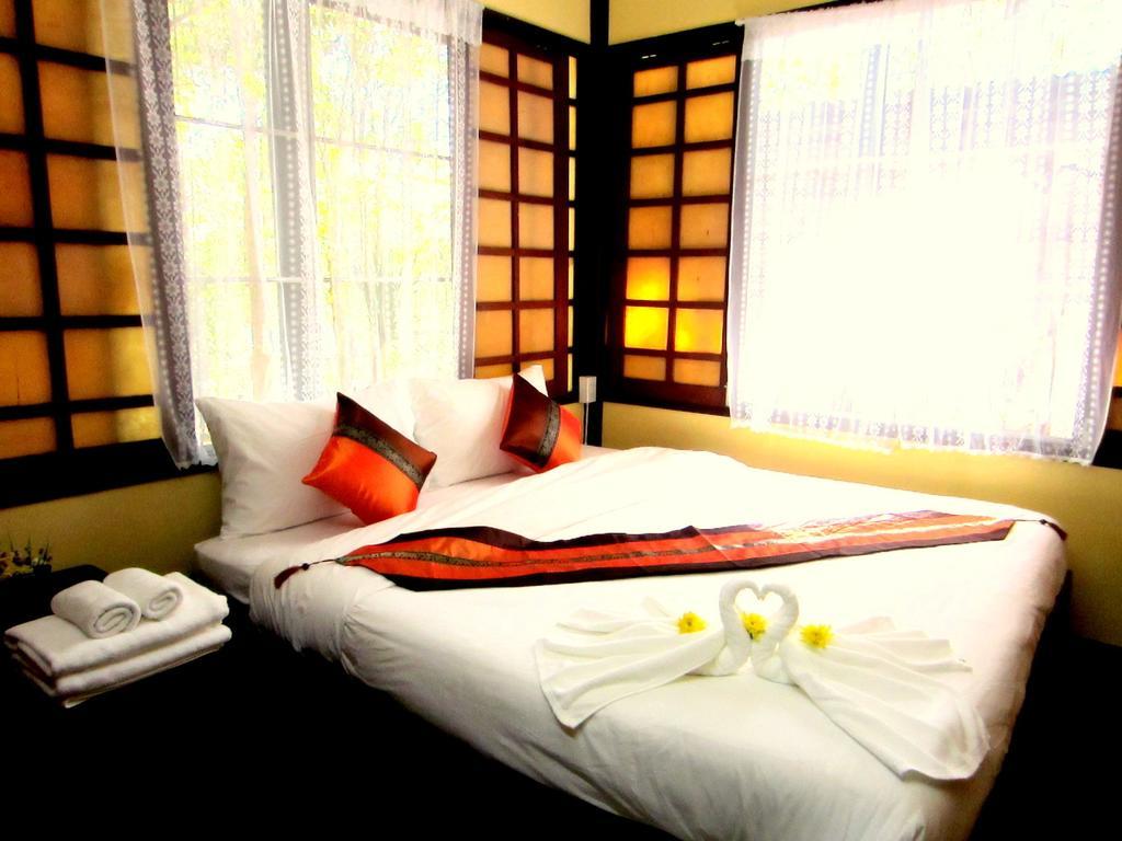 Golden Teak Homestay Маэ-Рим Экстерьер фото