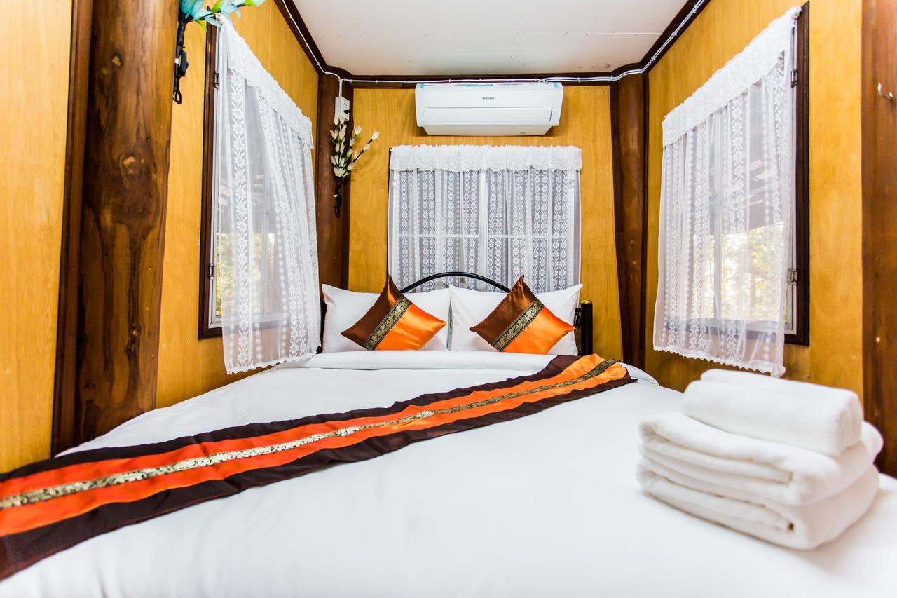 Golden Teak Homestay Маэ-Рим Экстерьер фото